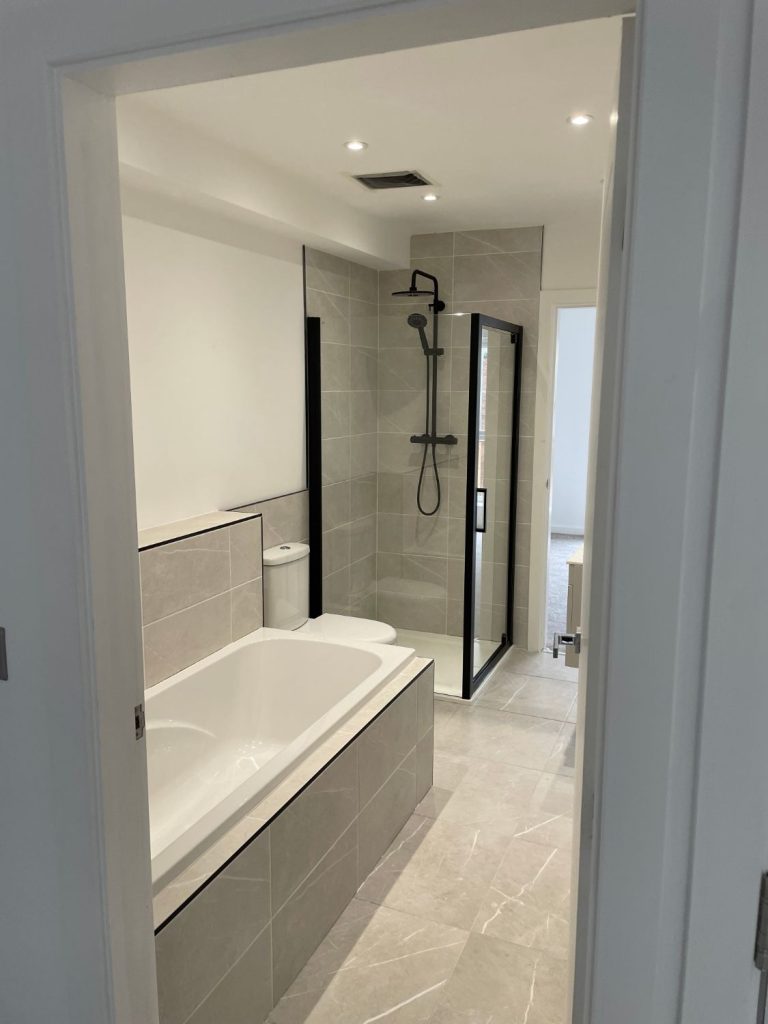 House 6 - Jack and Jill Bathroom View