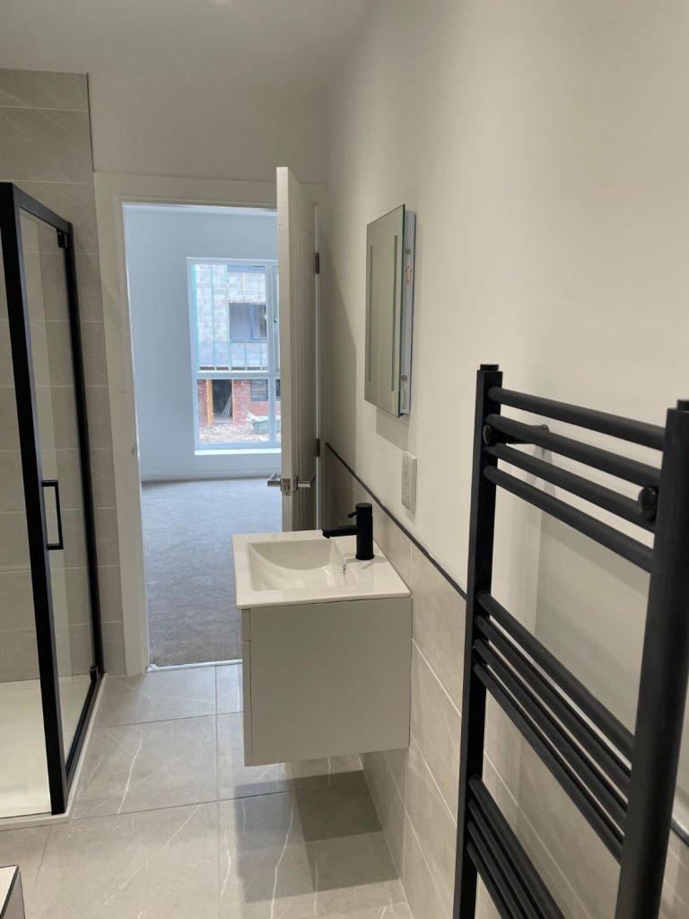 House 6 - Jack and Jill Bathroom View 2